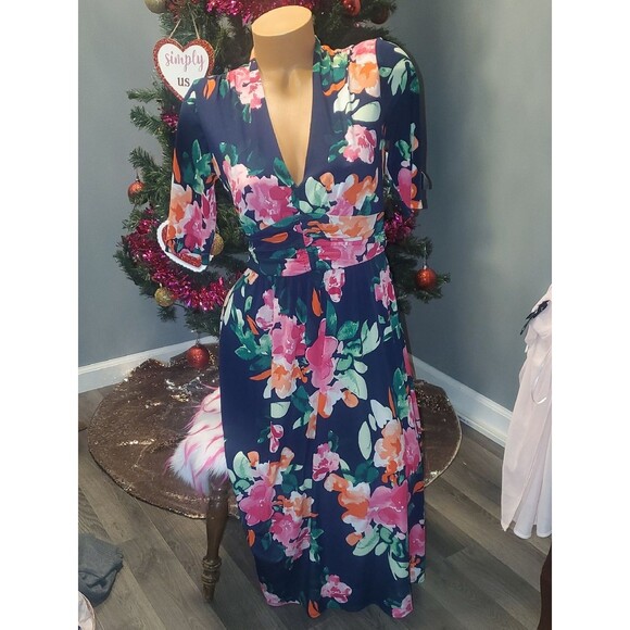 Vince Camuto Dresses & Skirts - Vince Camuto Navy Floral Wrap Midi Dress